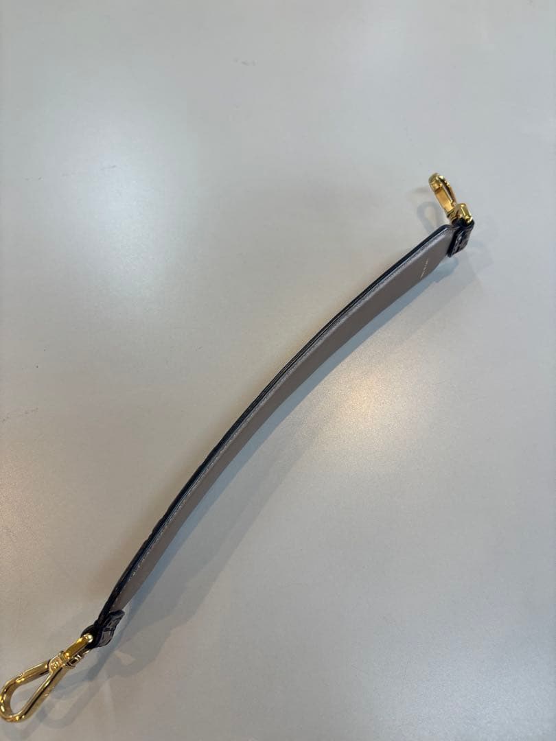 美品　Fendi ミニストラップユー　カーフレザー　ズッカ柄