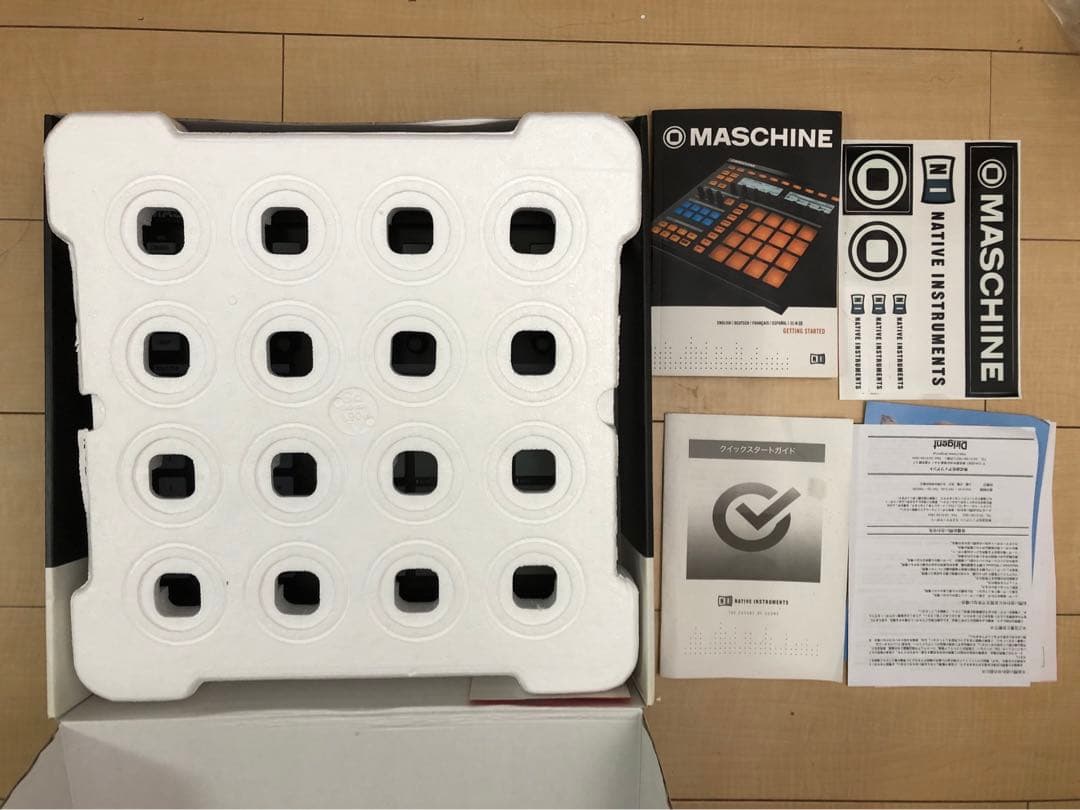 サンプラー　DJ machine native instruments