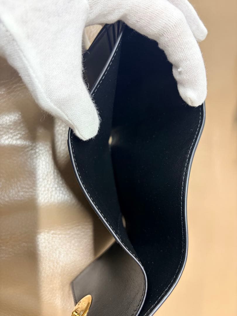 ロエベ ペブル バーティカルウォレット ブラック