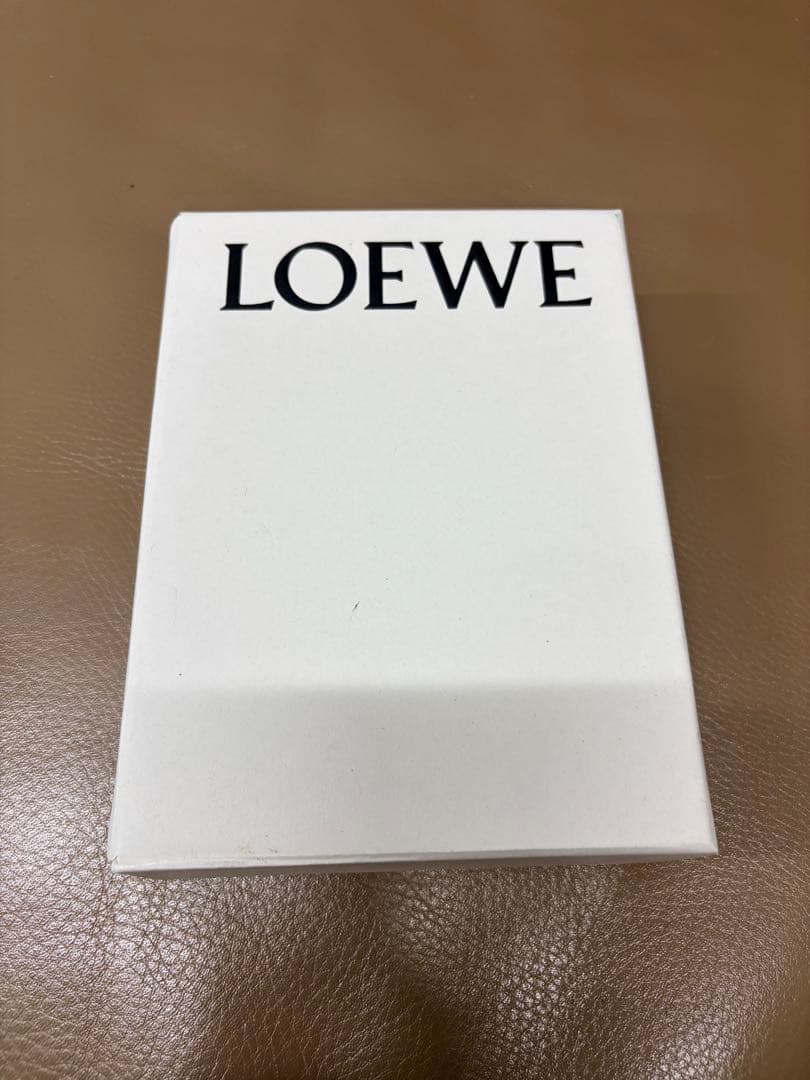 ロエベ ペブル バーティカルウォレット ブラック