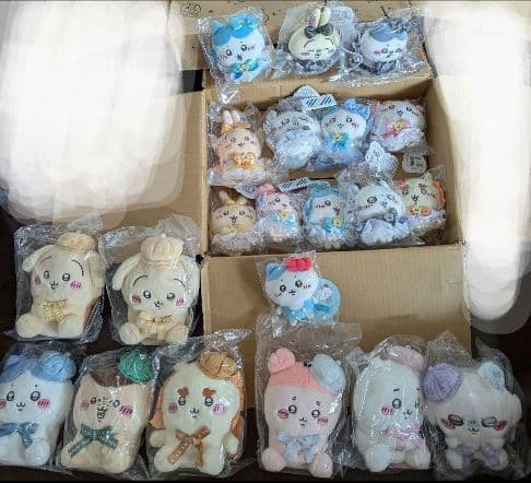ちいかわ東京みやげお座りぬいぐるみまじかるちいかわハチワレハローキティ21点