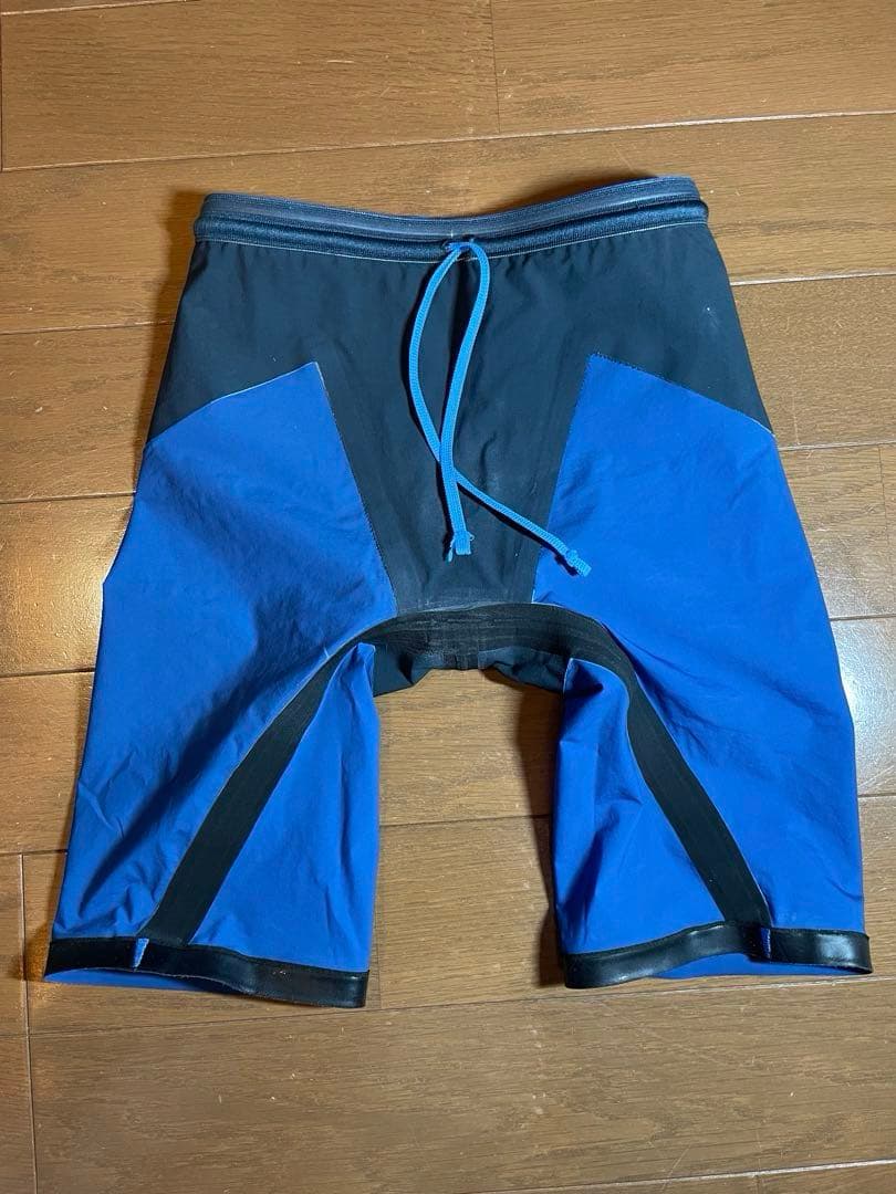 アリーナ高速水着アクアフォースストームSSSサイズ