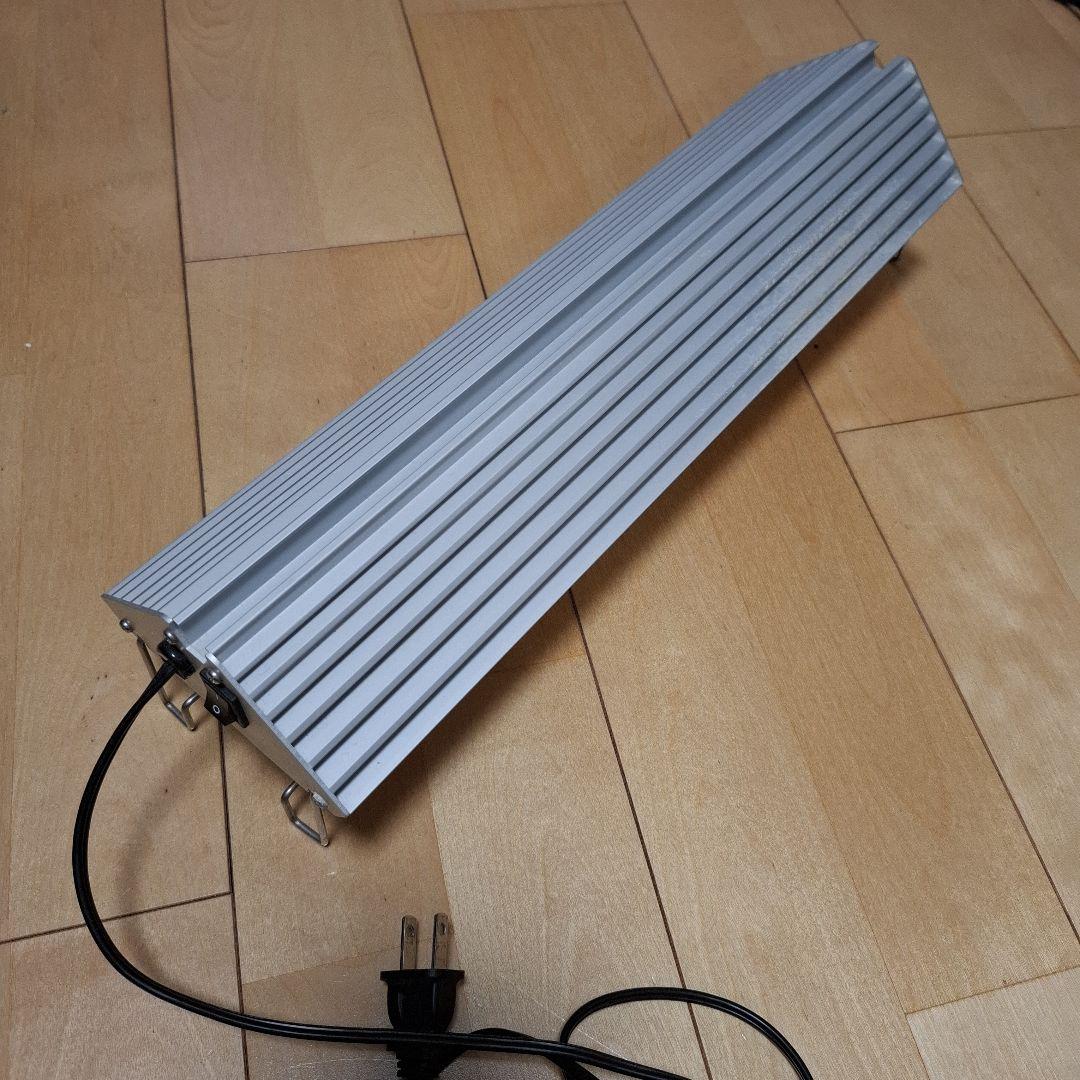 アクロ　ＴＲＩＡＮＧＬＥ　ＬＥＤ　ＧＲＯＷ　Ｐｒｏ　４５０　　水槽ライト