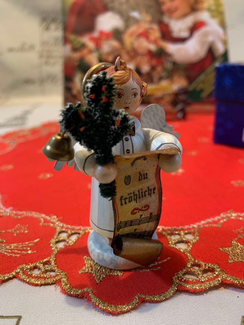 ドイツ製　木製人形　ケーテウォルファルト社の限定クリスマスベル持つ天使の男の子！