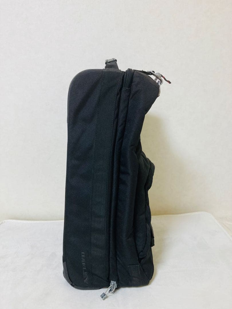 オークリー　OAKLEY　キャリーバッグ　キャリーケース　スーツケース　約33L
