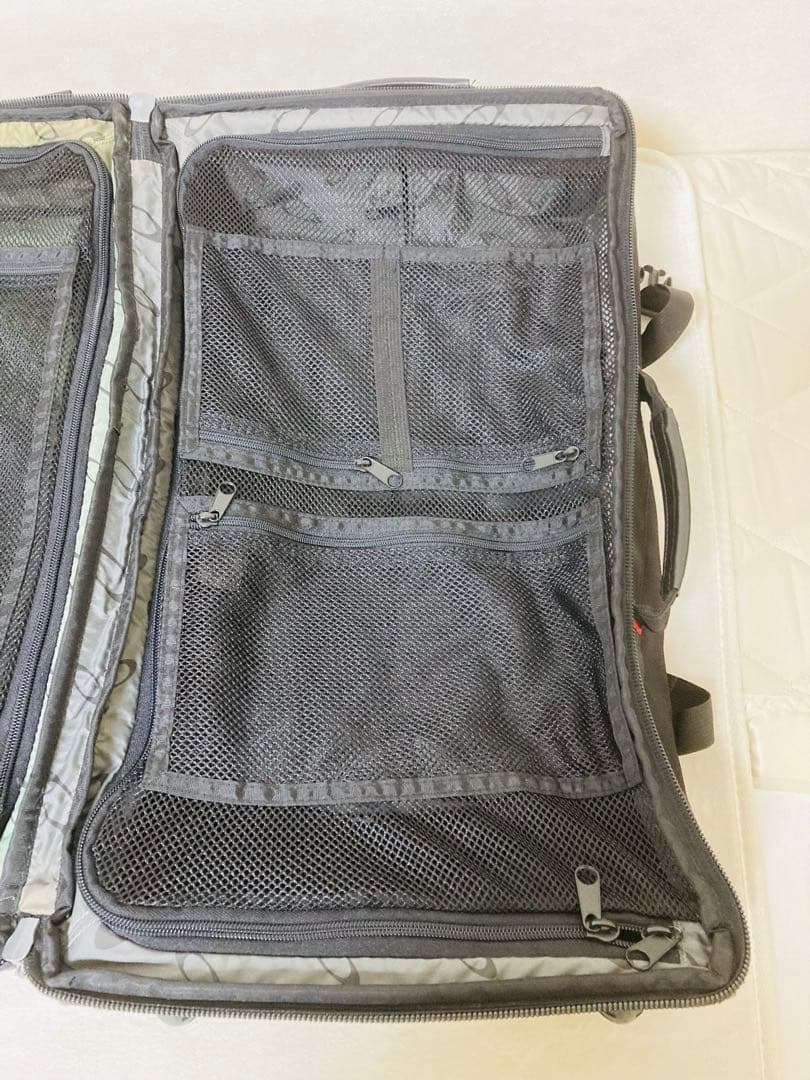 オークリー　OAKLEY　キャリーバッグ　キャリーケース　スーツケース　約33L