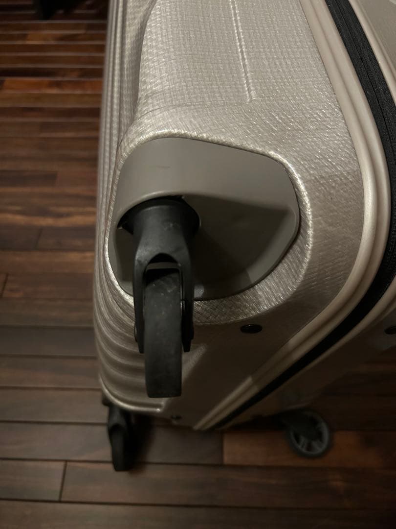 Samsonite スーツケース　コスモライト　スピナー69 サムソナイト