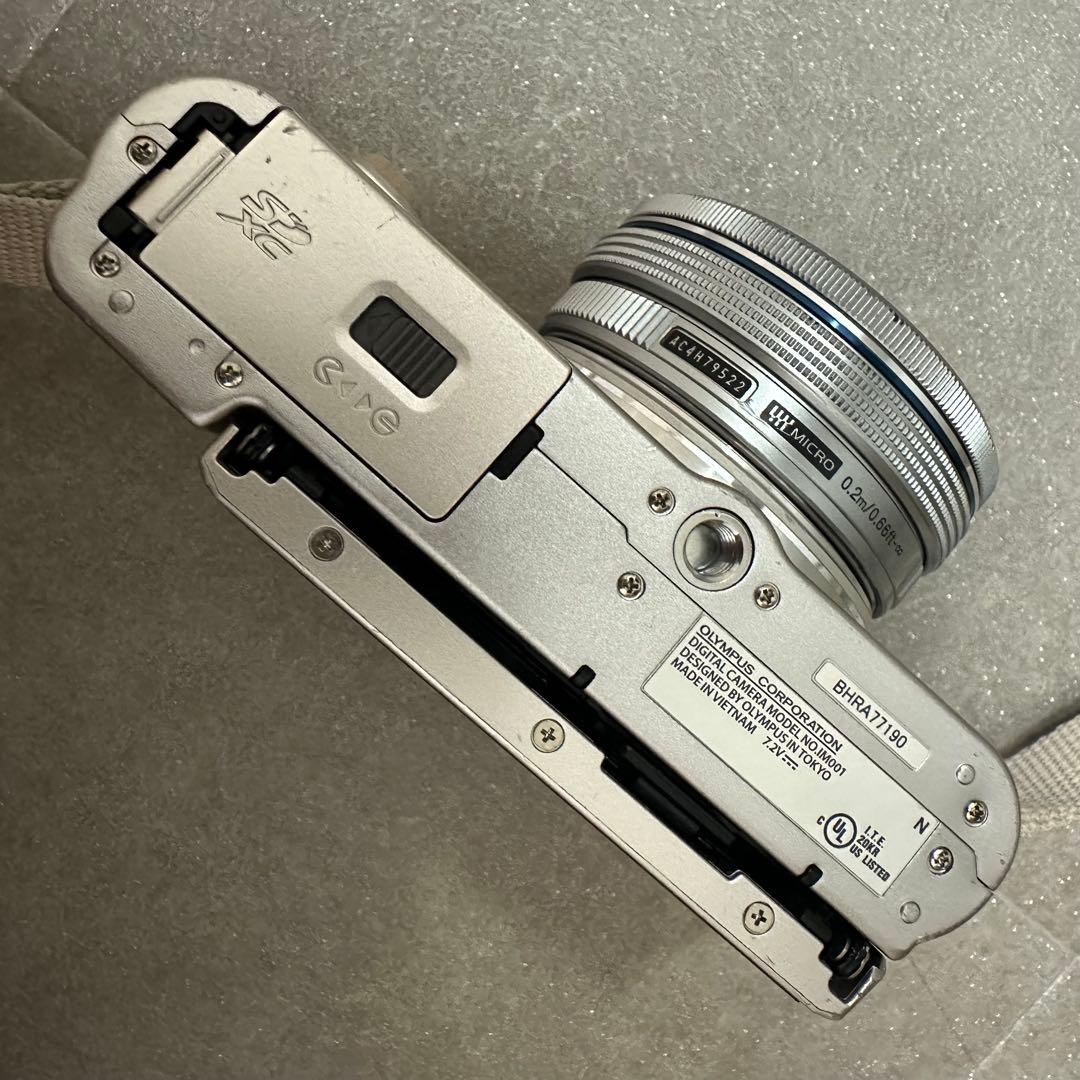 OLYMPUS PEN E-PL8 ミラーレス一眼