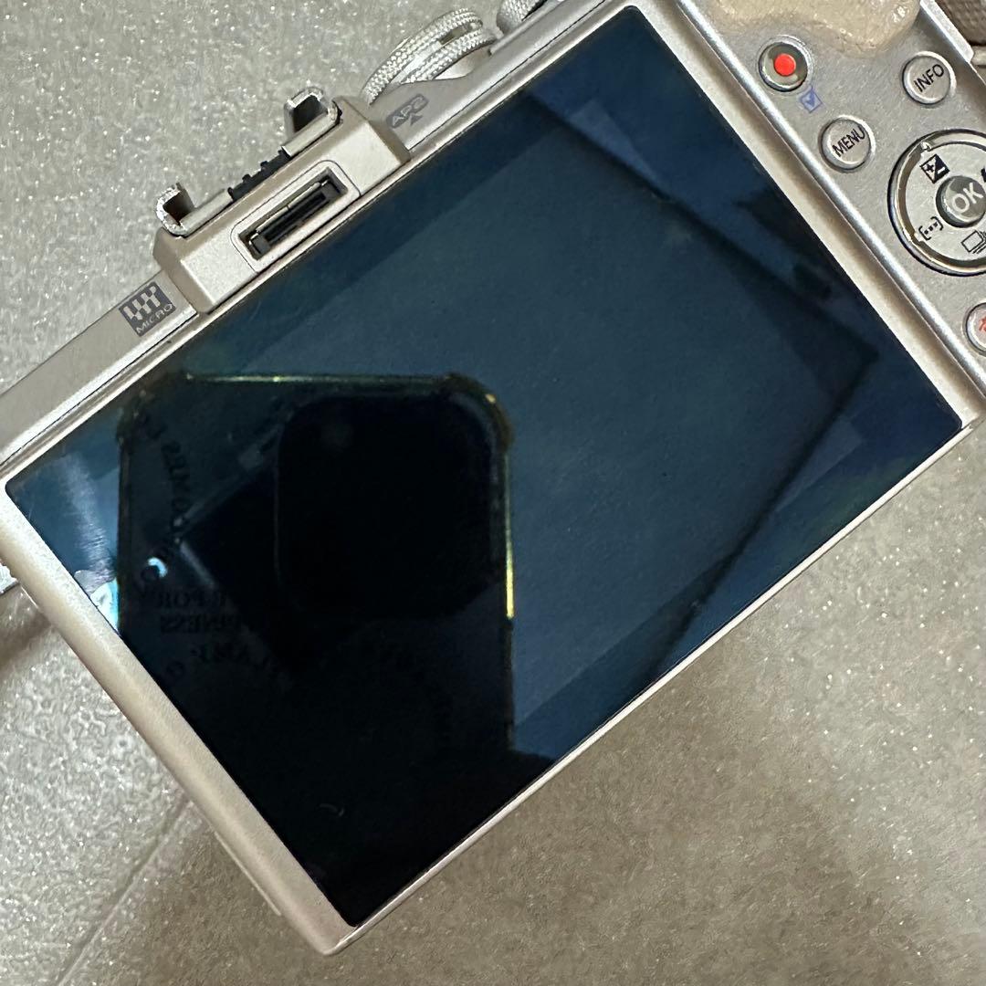 OLYMPUS PEN E-PL8 ミラーレス一眼