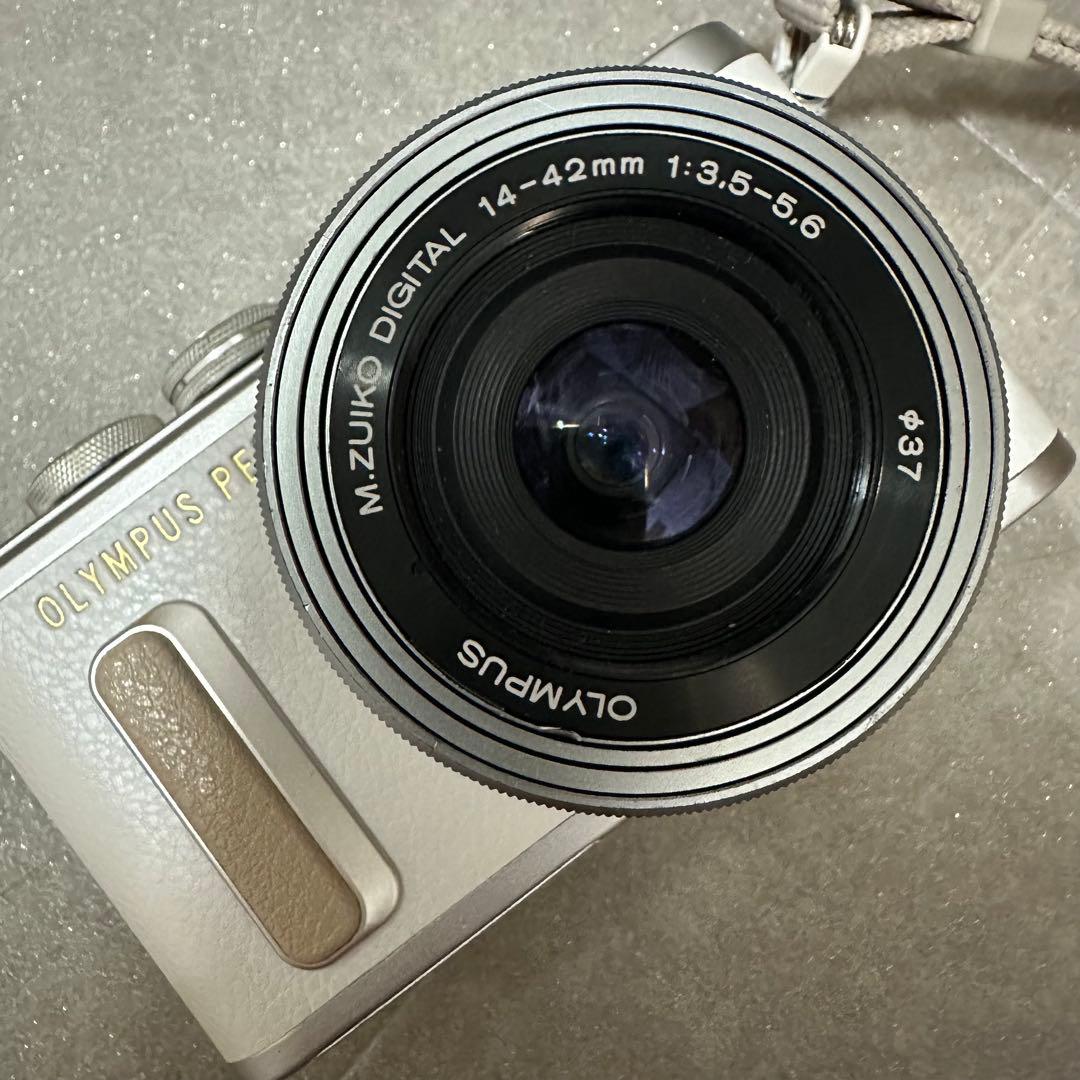 OLYMPUS PEN E-PL8 ミラーレス一眼