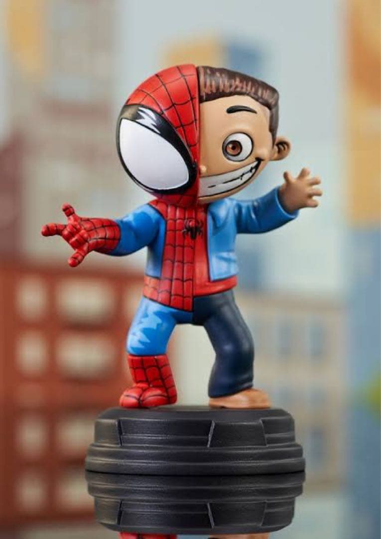 ピーターパーカー　ミニスタチュー