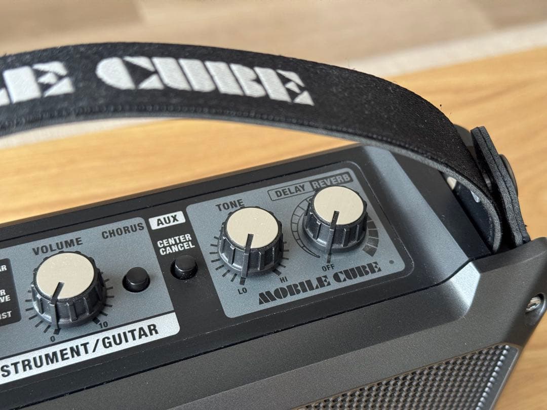 Roland Mobile Cube ポータブルアンプ