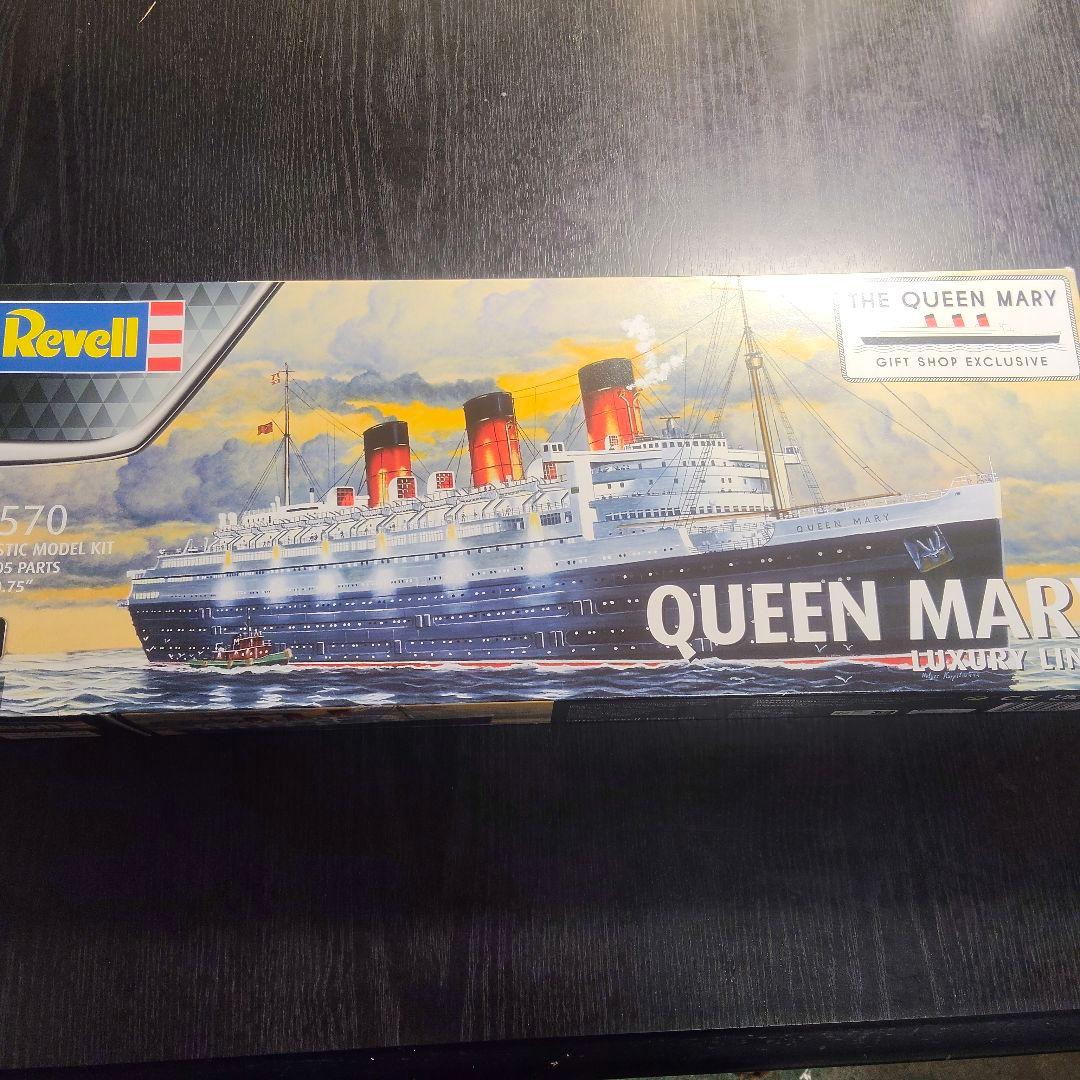 ドイツレベル 1/570 クィーンメリー プラモデル　豪華客船　模型　客船