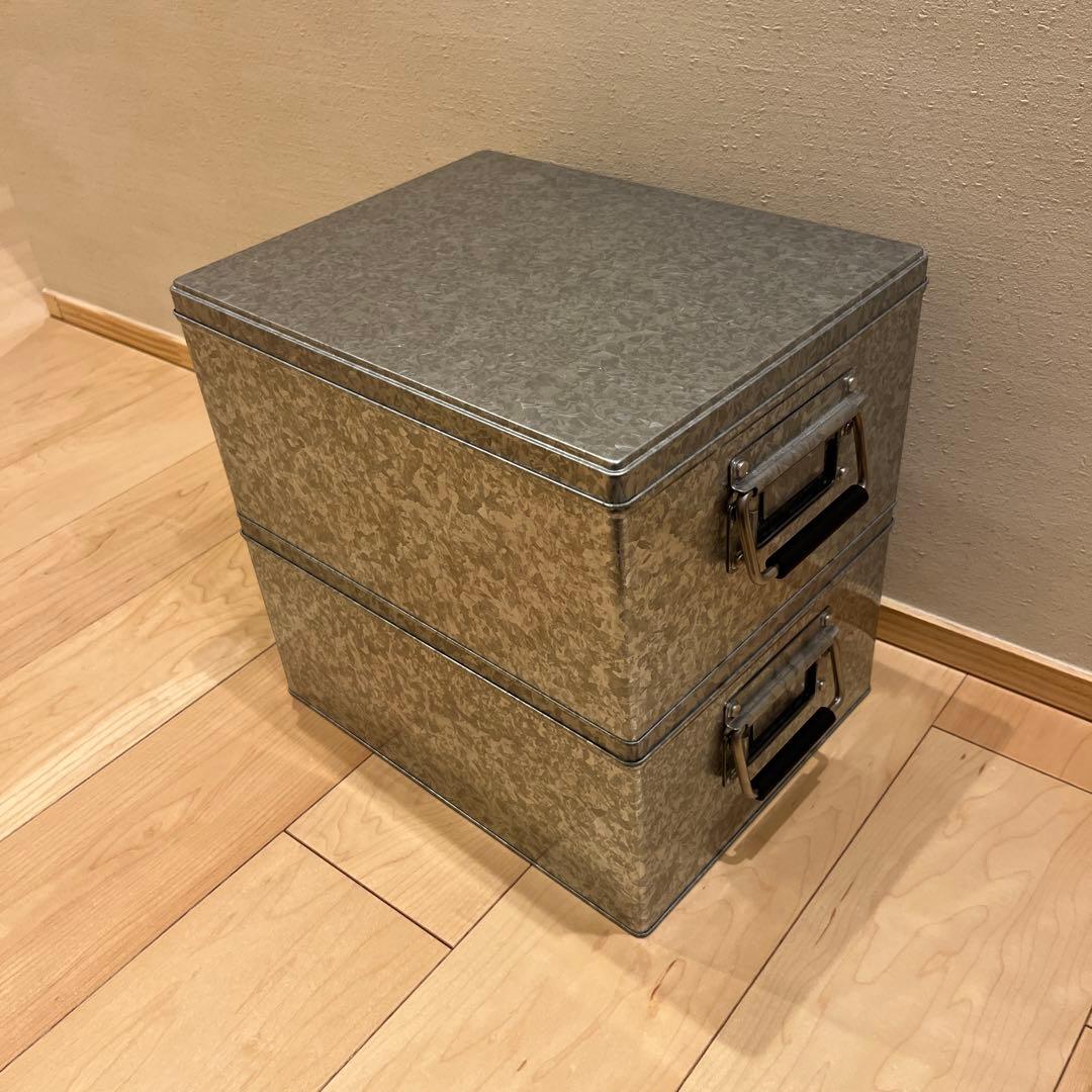 （美品）アルネヤコブセン　テーブルクロック　グリーン　無印　ブリキ缶2個