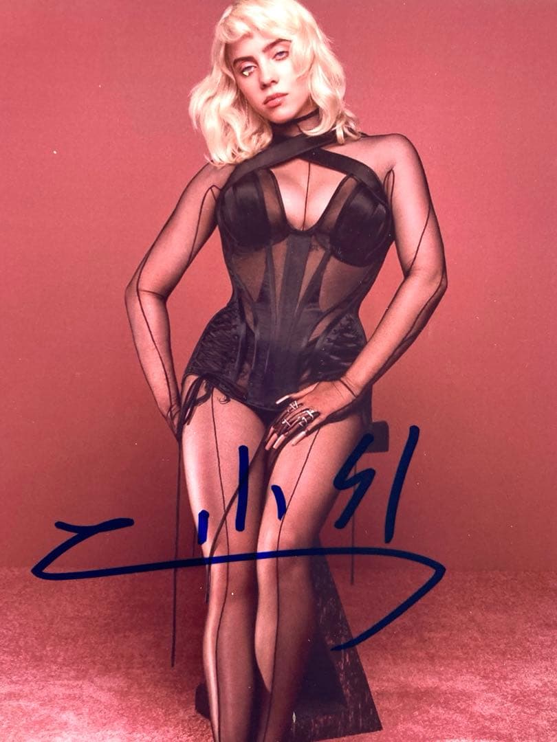 ビリー・アイリッシュ直筆サイン入り2Lサイズ写真…