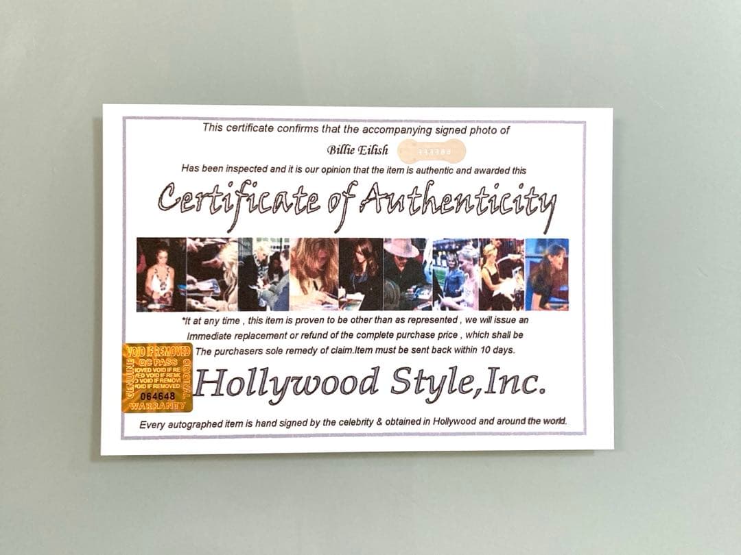 ビリー・アイリッシュ直筆サイン入り2Lサイズ写真…