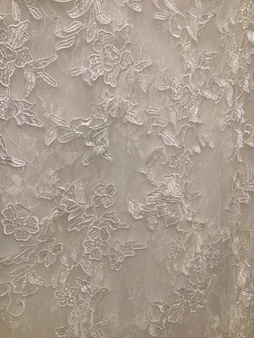 ホワイト レース ウェディングドレス　マーメイド