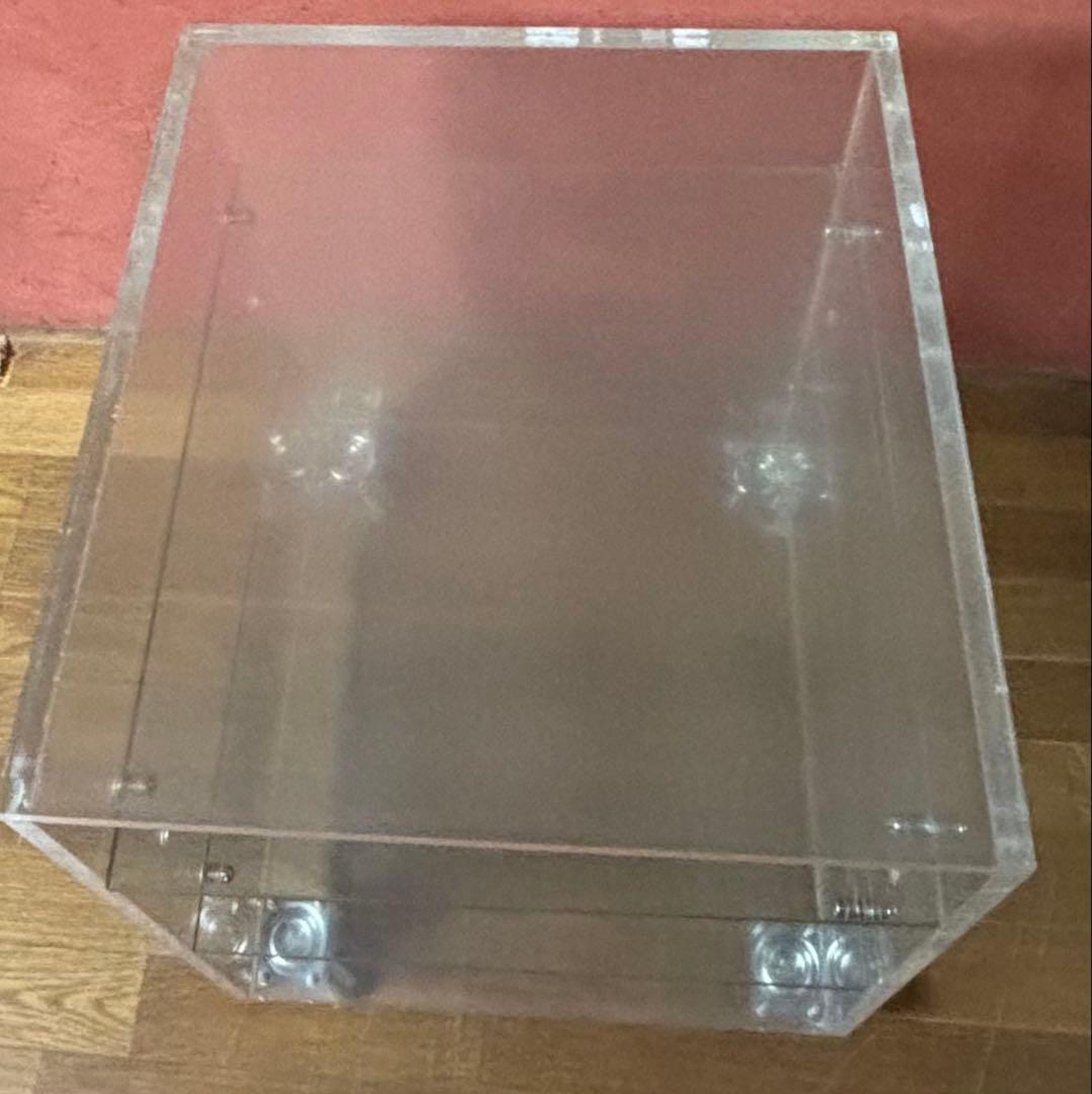 アクリル製　キャスター付き　ショーケース 棚　ガラス棚板2枚付き