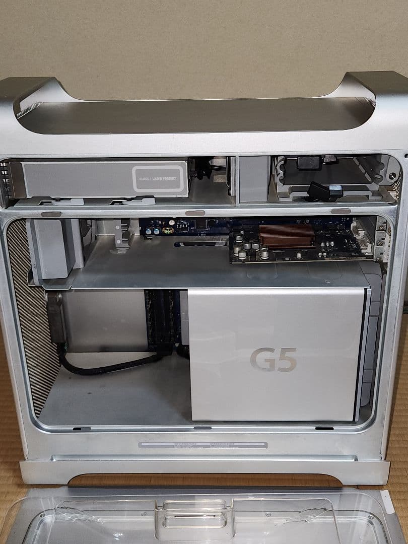Apple powermac G5本体とキーボード