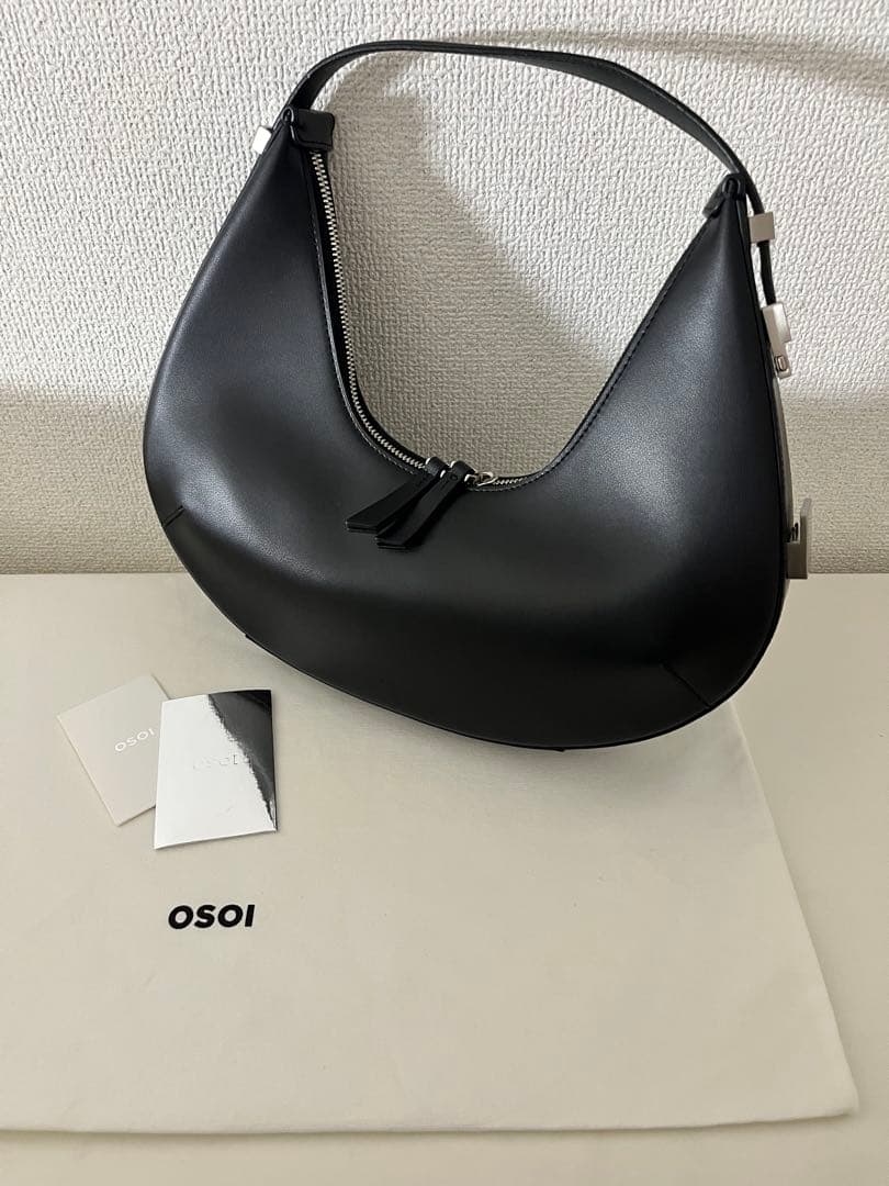 OSOI ブラックレザーハンドバッグ