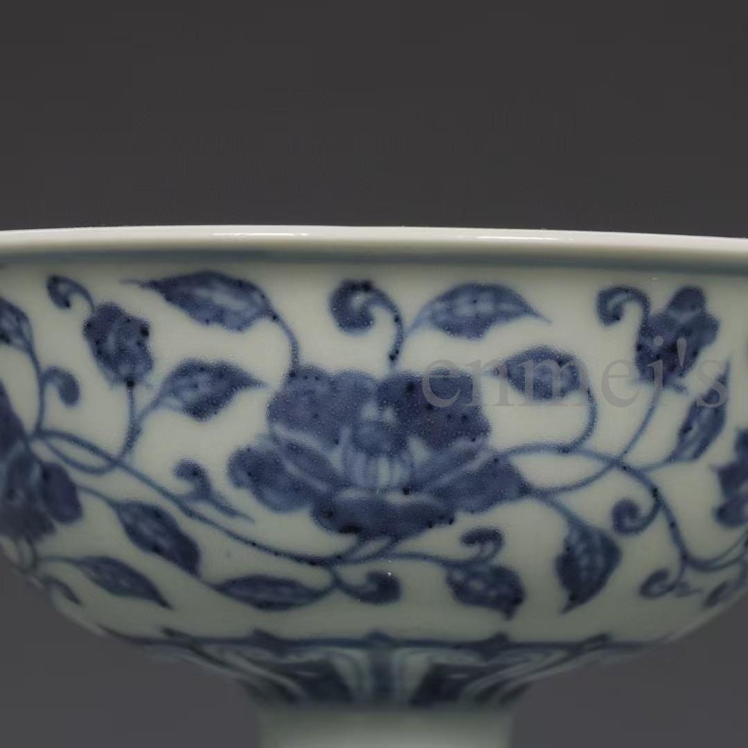 中国古美術・明宣徳款・青花缠枝花卉紋高足杯・酒具・陶磁・観賞用・箱付・禮品・案頭