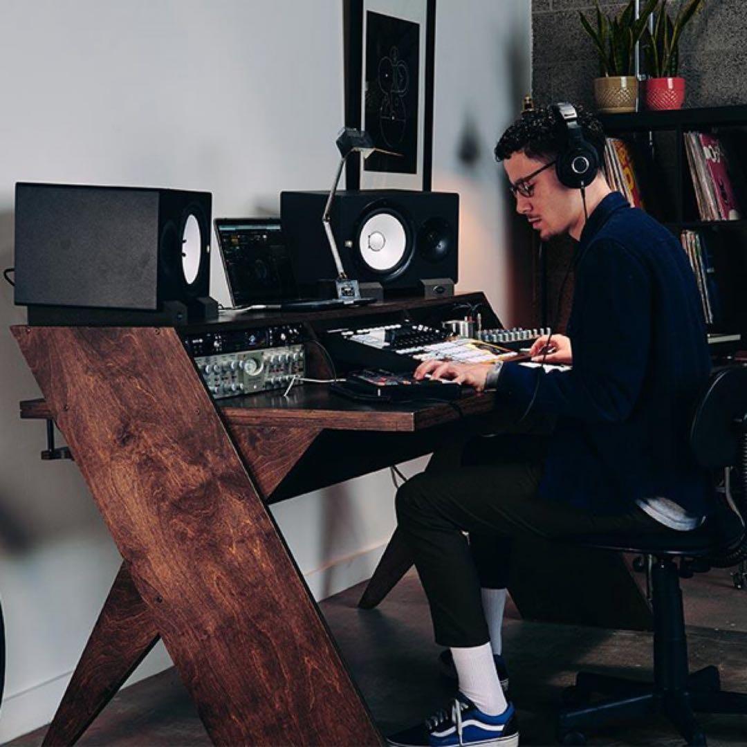 Output Platform コディアック・ブラウン　スタジオデスク　DTM