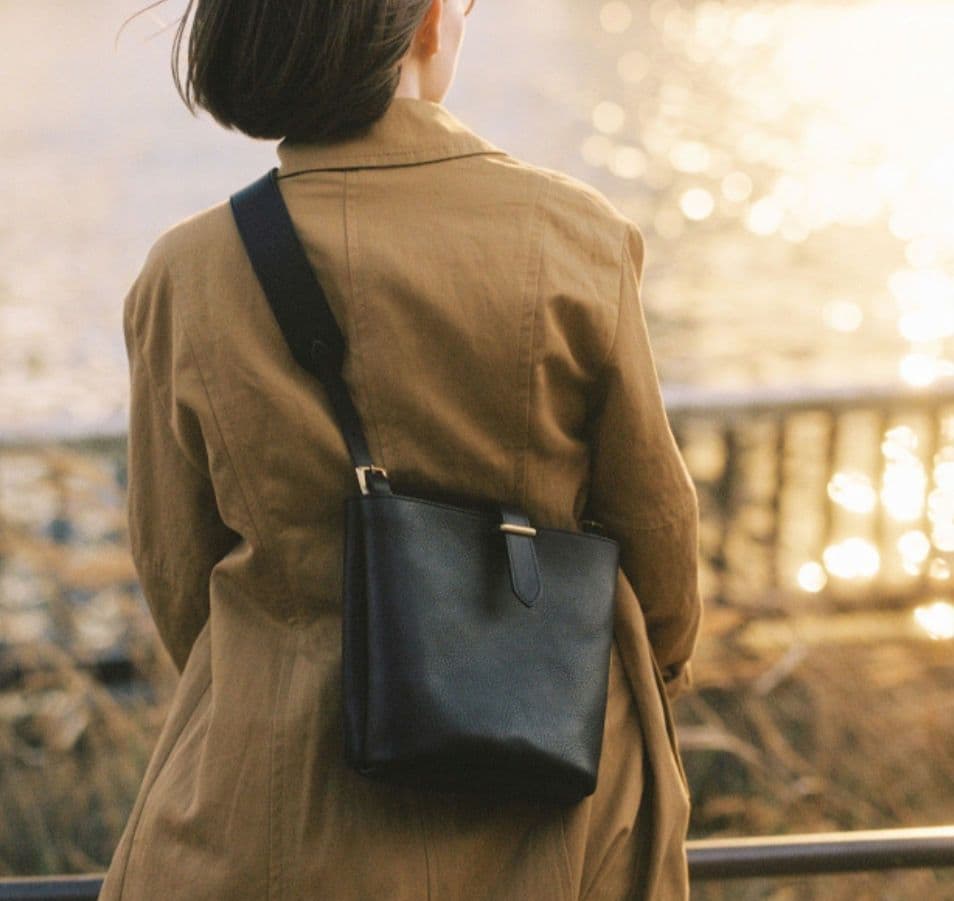 LONA アコテショルダーS ブリリアントグリーン　難あり