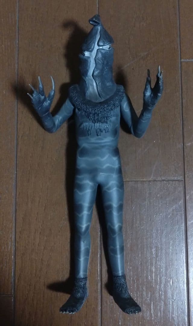 ケムール人フィギュア