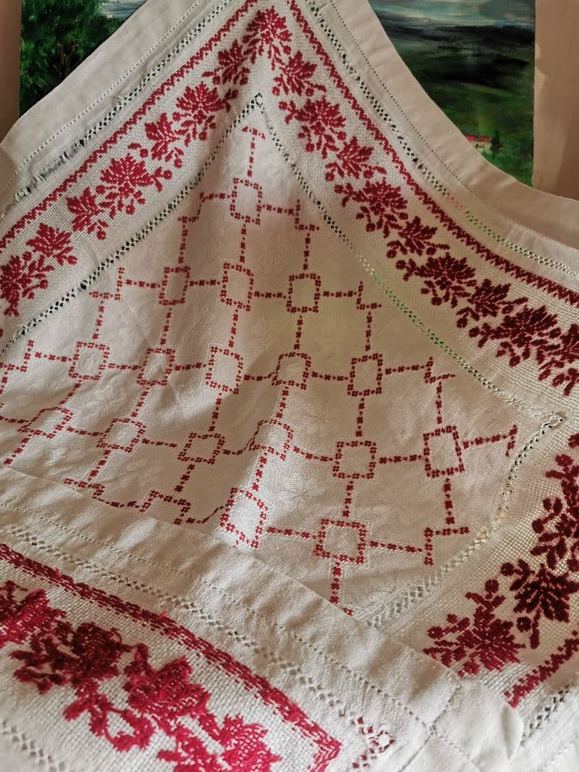 アンティークフランス ダマスク織 四つ葉紋クロス 赤糸小花✙＃刺繍 レッドワーク