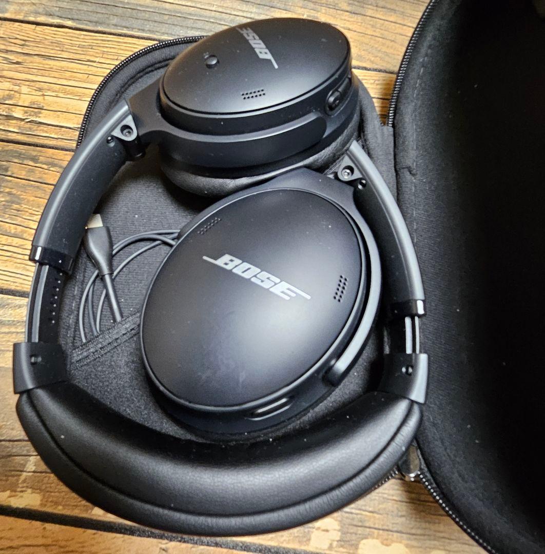 激安‼️bose ヘッドホンノイズキャンセリングQC45本体美品　ケース傷•汚れ