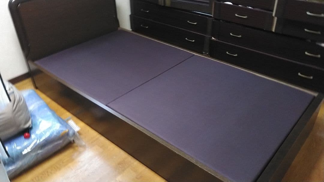 カリモク家具　ダークブラウン シングルベッドフレーム