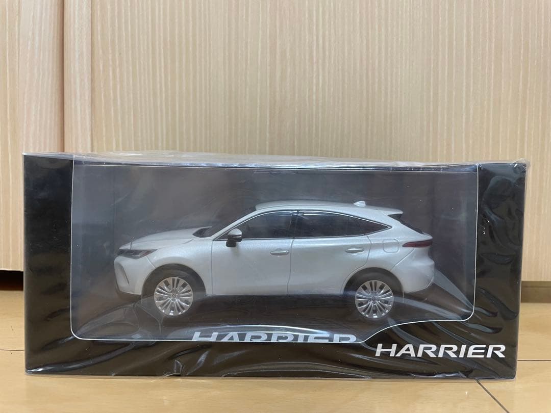 トヨタ カラーサンプル ハリアー ホワイトパールクリスタルシャイン