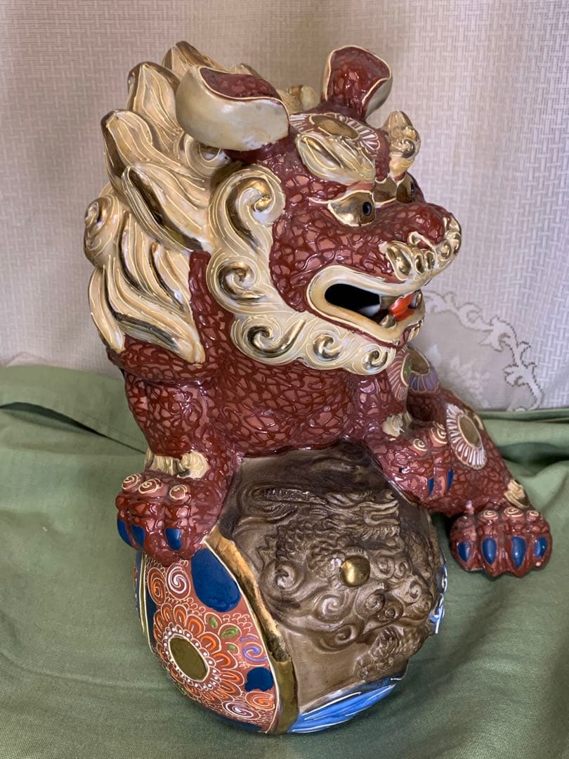 置き物　玉乗り獅子　九谷焼　縁起物 インテリア　置物
