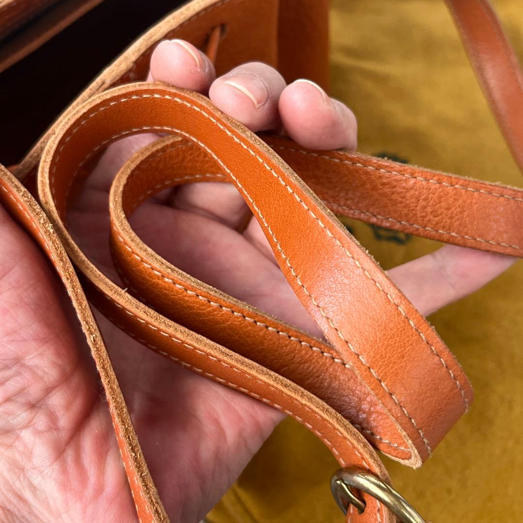 美品✨イルビゾンテ　巾着ショルダーバッグ　ブラウン　本革　レディース