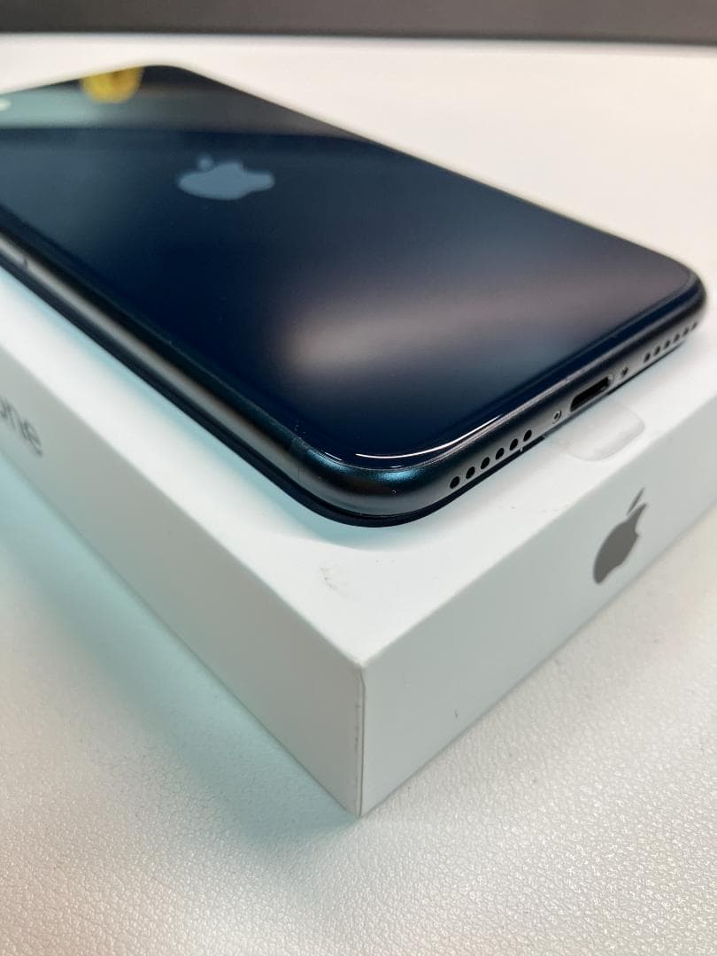 iPhoneSE3 64gb【極美品☆バッテリー純正98％】