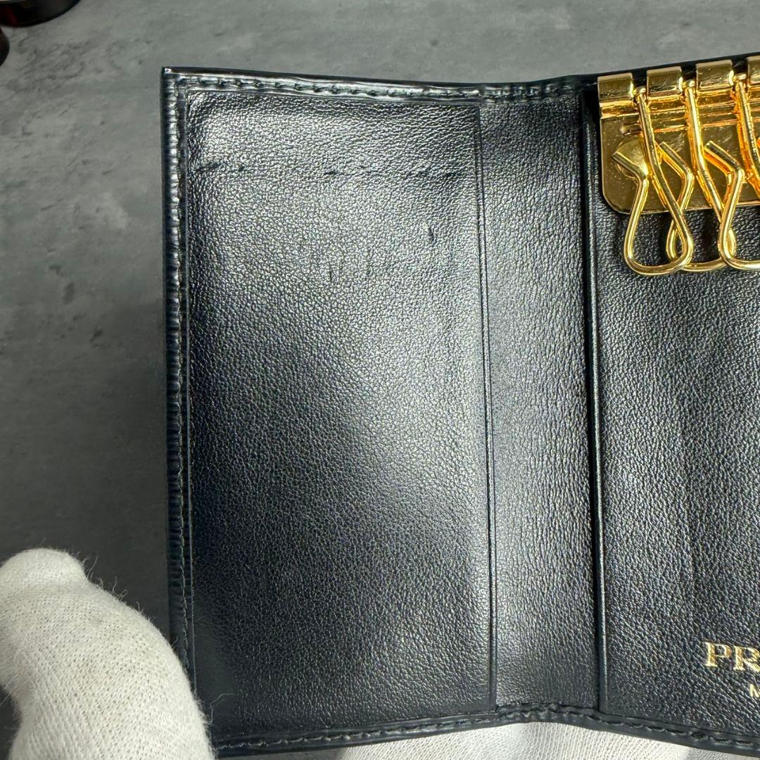 【極美品】PRADA 6連キーケース トライアングル ヴィッテロムーブ RFID