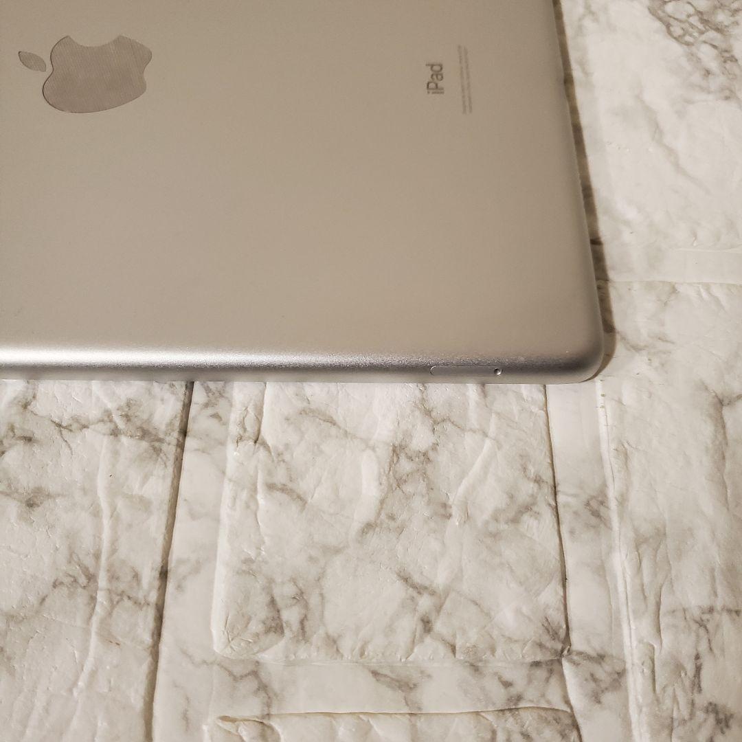 210 iPad 7世代 128GB SIMフリー シルバー