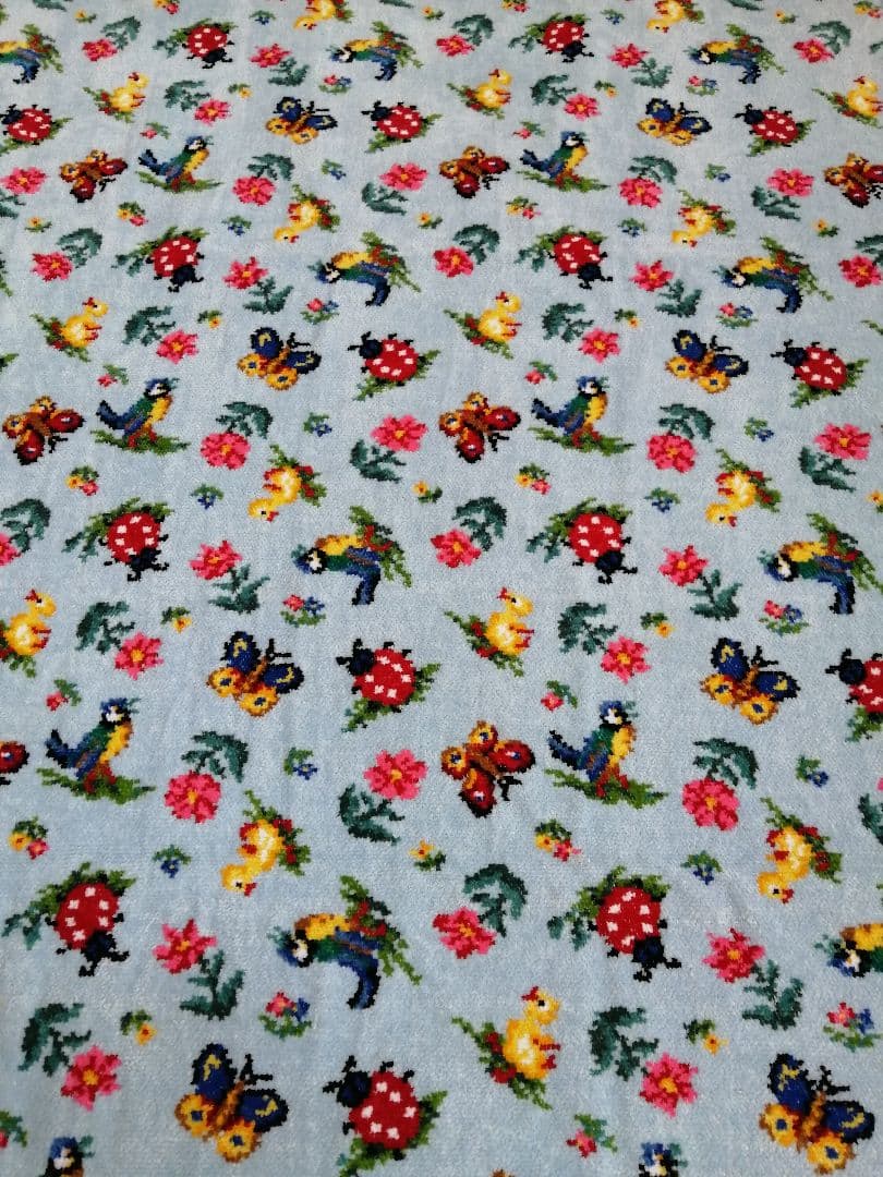 FELTER 花と昆虫デザイン　ハイジ大判バスタオル