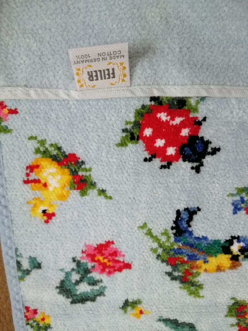 FELTER 花と昆虫デザイン　ハイジ大判バスタオル