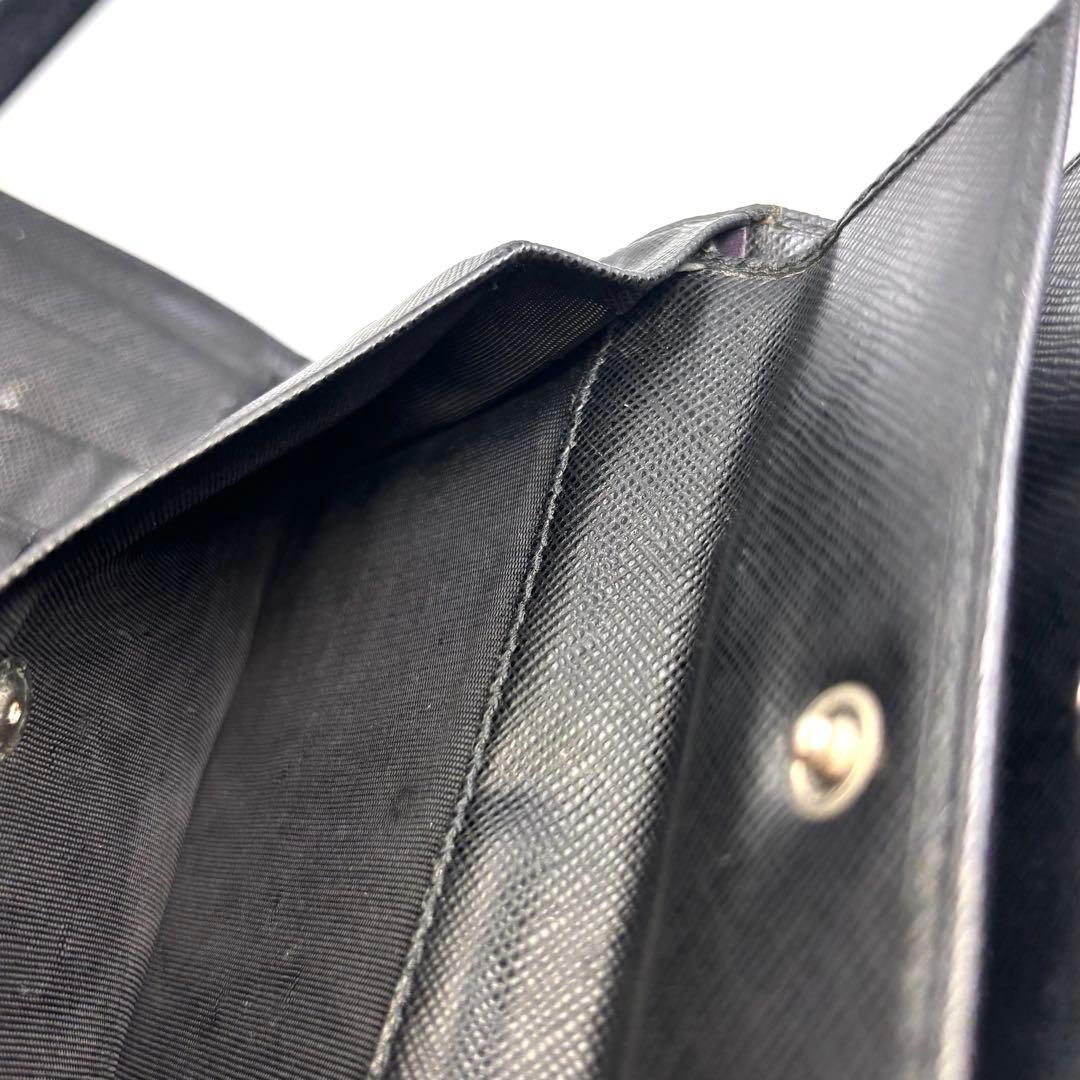 たまねぎかなこ  PRADAプラダ 三つ折り長財布