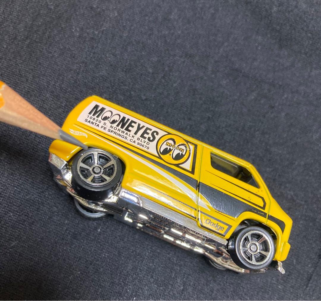 ホットウィール　カスタム’77ダッジバン　クールコンビ　[カスタム品]　タオル