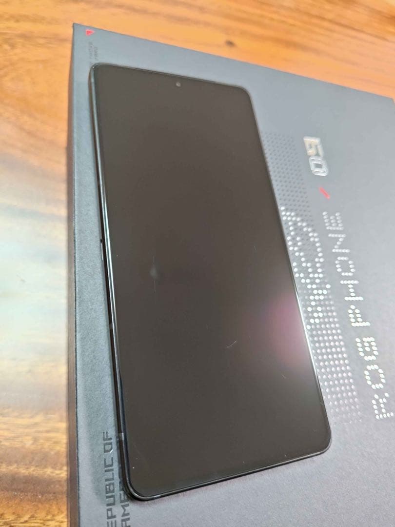 ASUS ROG Phone 9PRO 中古 背面割れ有り