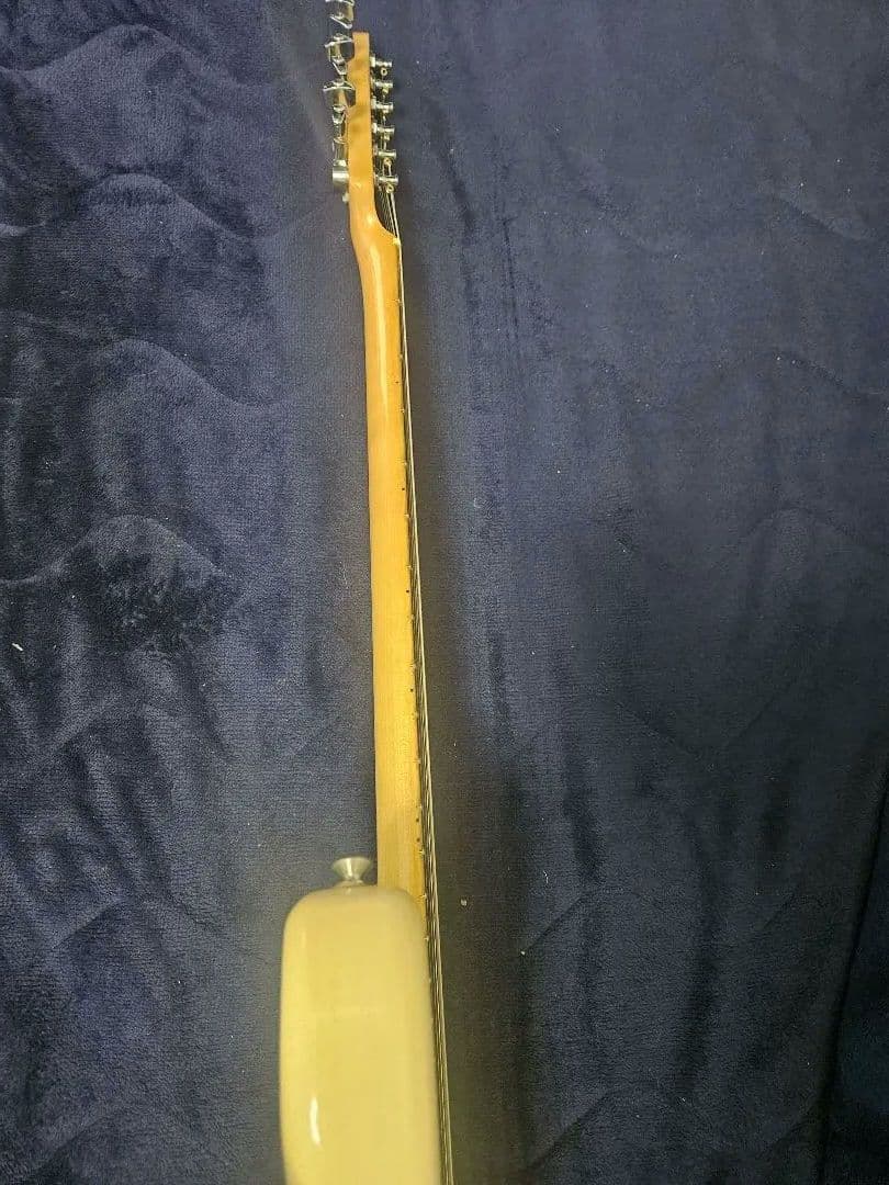 Fender japan ストラトキャスター Eシリアル