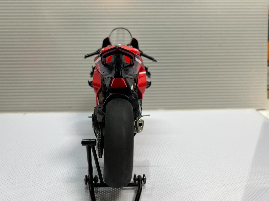 タミヤ　ドゥカティスーパーレッジェーラV4レーシングキット　完成品