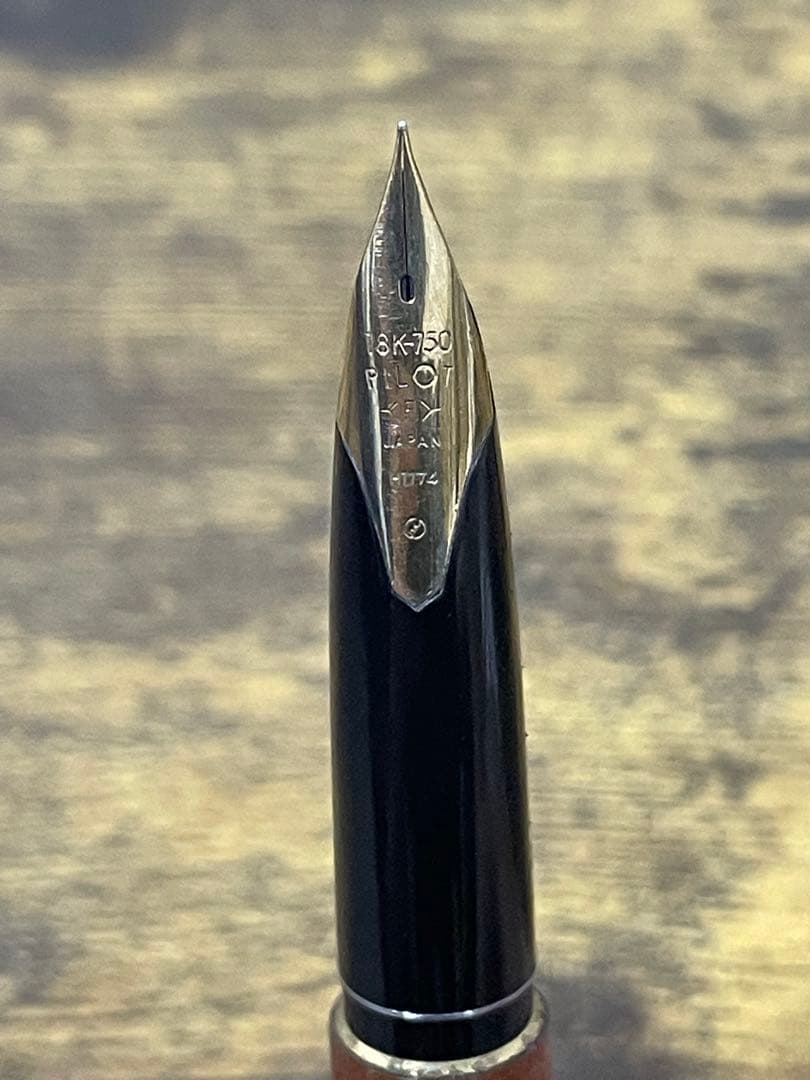 1974年製　初代カスタム　高級天然　イタヤカエデ 大型18金　万年筆　細字