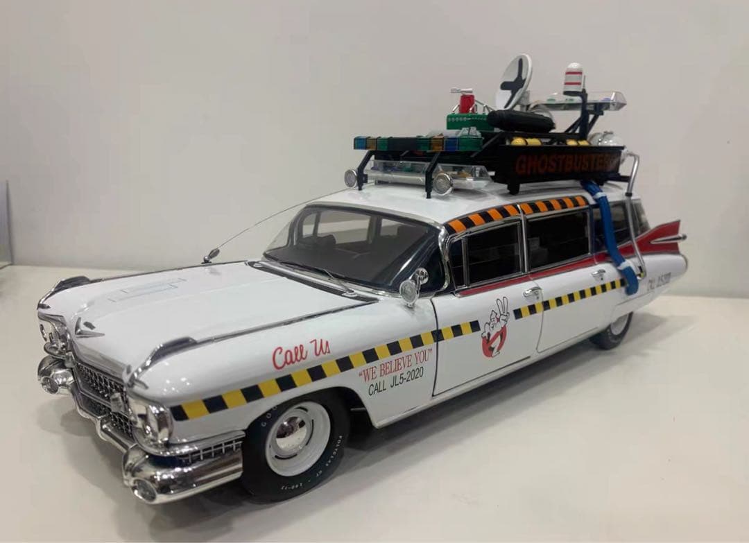 ホットウィール Ghostbusters Ecto 1A 1:18 ミニカー