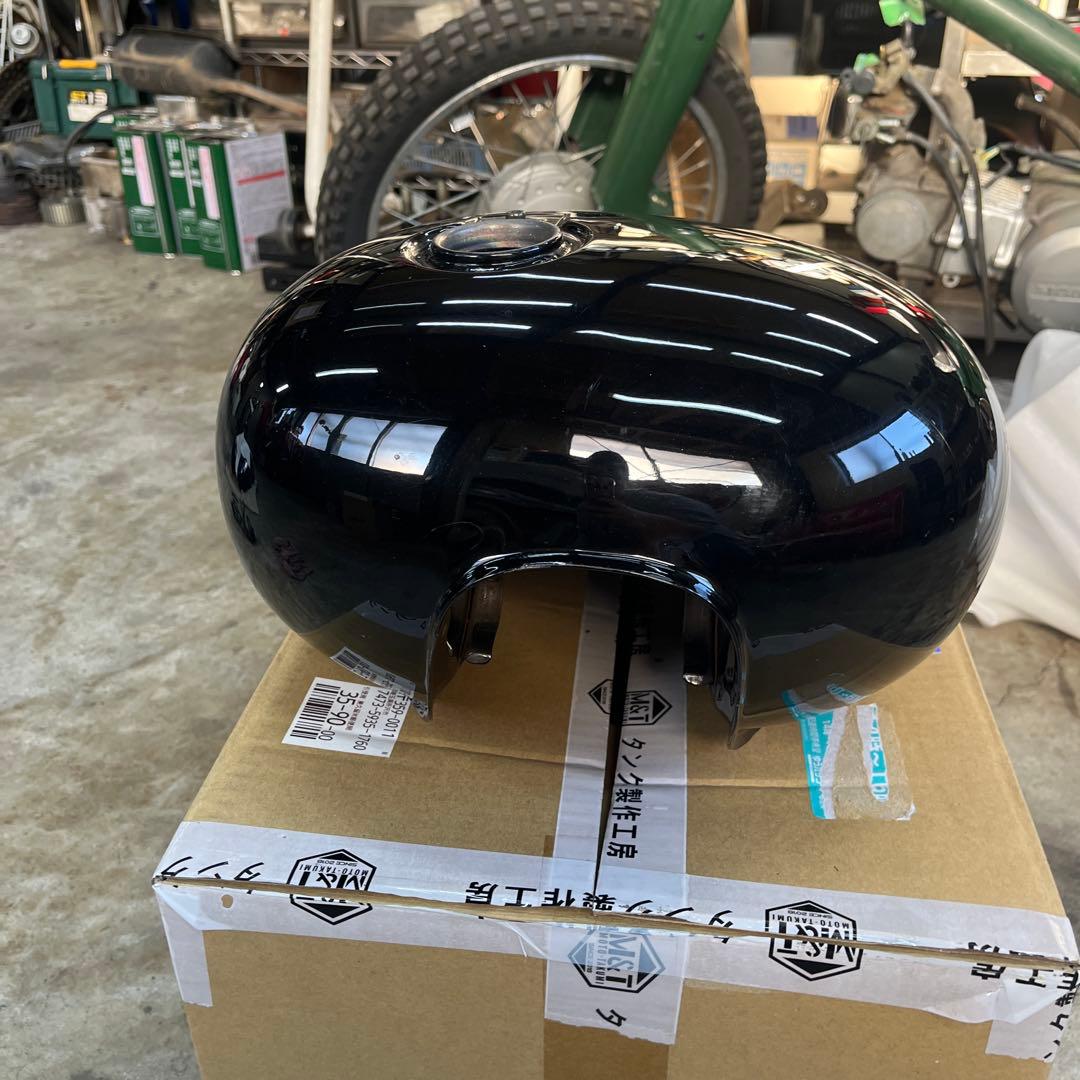 yotovjsVirago バイクタンク 黒