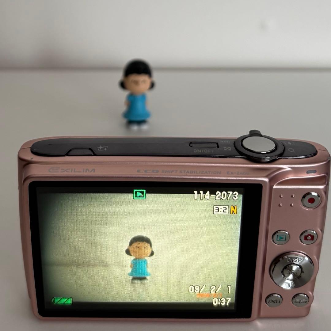 CASIO EXILIM 12.1メガピクセル デジタルカメラ（SDカード付）