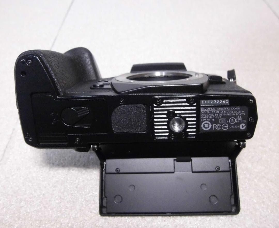 OLYMPUS OM-D E-M1 デジタルミラーレスカメラ・ズームレンズセット