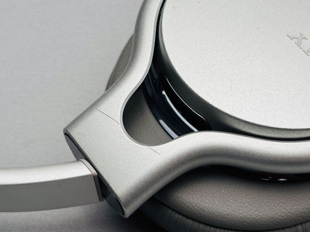 ソニー　ヘッドホン　MDR-1AM2